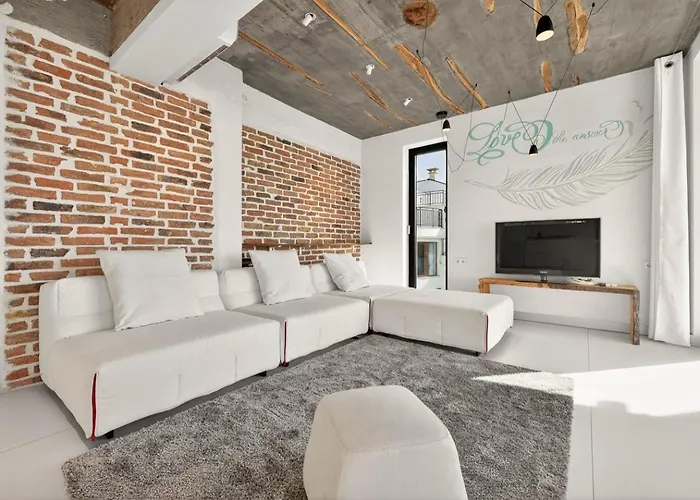 Design Lux In Bamboo Garden ,no Shoes Allowed Inside