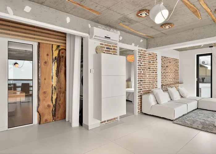 Design Lux In Bamboo Garden ,no Shoes Allowed Inside *