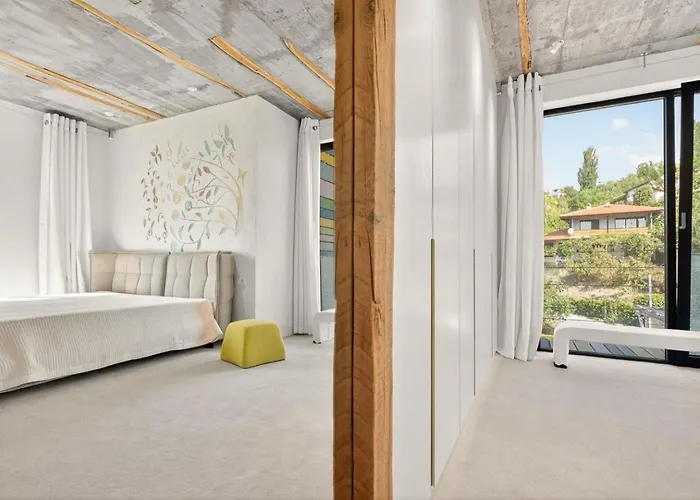 Design Lux In Bamboo Garden ,no Shoes Allowed Inside Appartement *