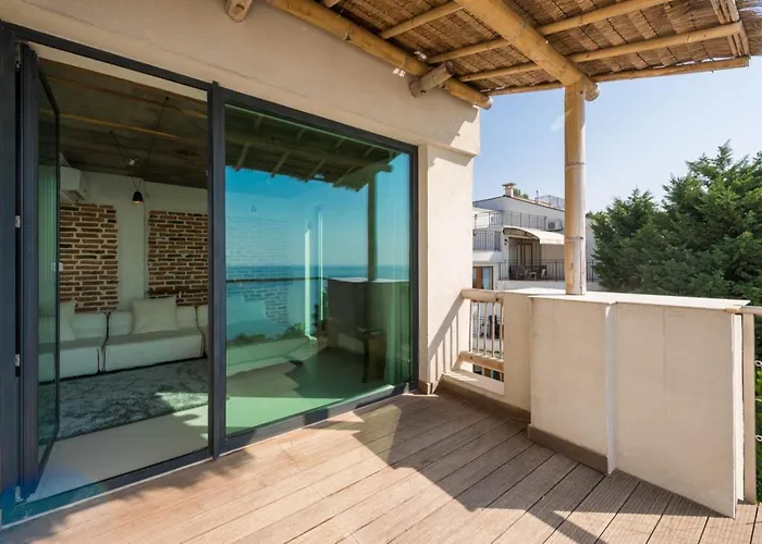 Design Lux In Bamboo Garden ,no Shoes Allowed Inside *